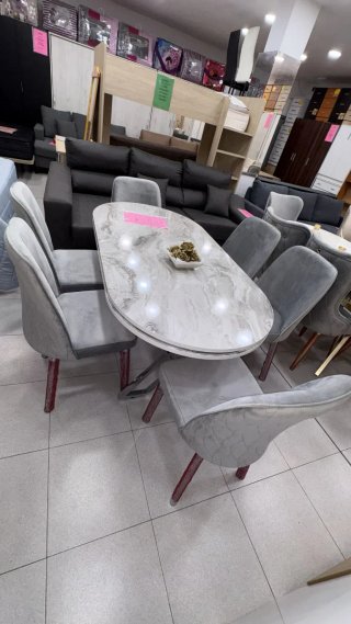 Mesa de comedor mármol y metal
