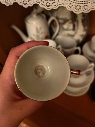 Conjunto de tazas de café y platos