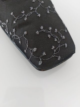 Zapato de fiesta Cortefiel gris oscuro bordado