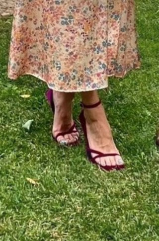 Sandalias terciopelo frambuesa De Zara