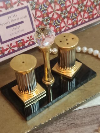 *Salero y pimentero de cristal y oro antiguo nuevo