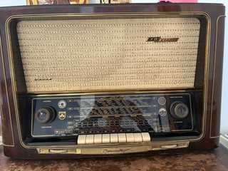 Mueble Bar Antiguo Tocadiscos y radio GRUNDIG 3 D
