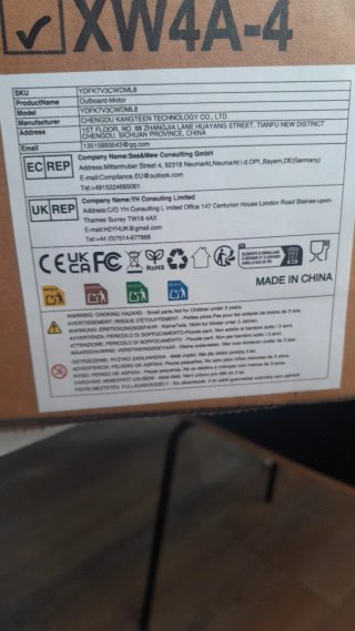 Motor fueraborda nuevo en caja sin estrenar.