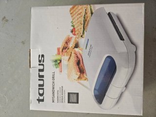 Sandwichera Taurus Blanca