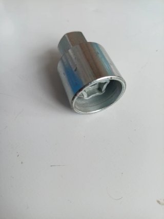 Llave seguridad ruedas W