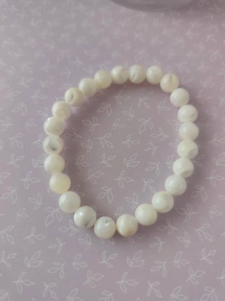 Pulsera de mineral natural concha blanca