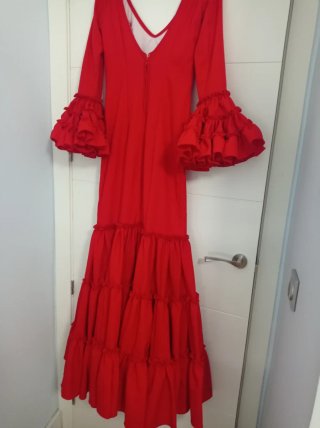 Espectacular traje de flamenca rojo