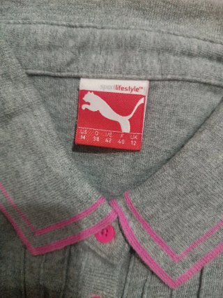Polo Puma Cinza com Detalhes Rosa