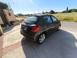Peugeot 207 1.4 HDI 70 cv del 2007 con 268.370
