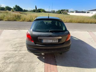 Peugeot 207 1.4 HDI 70 cv del 2007 con 268.370