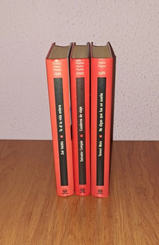 3 libros "Colección Premio Planeta".