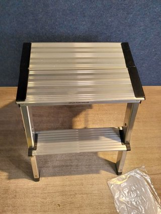 Escalera de Aluminio con 2 Peldaños