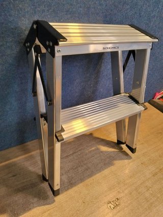 Escalera de Aluminio con 2 Peldaños