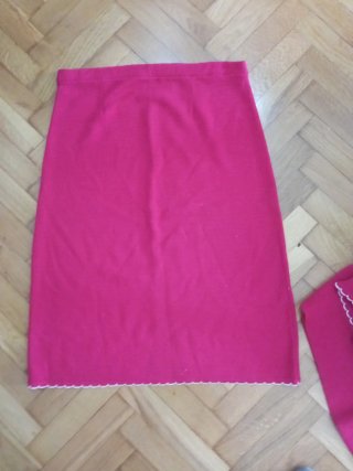 Conjunto fucsia falda y camiseta talla M