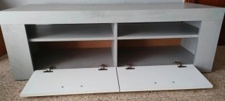 Mueble TV gris y blanco