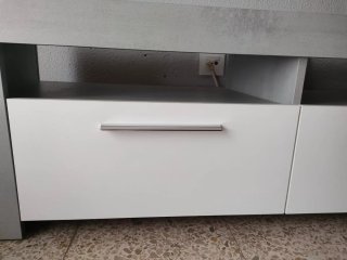 Mueble TV gris y blanco