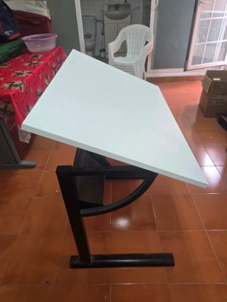 VENTA SÓLO EN PERSONA!  Mesa de dibujo con cajones
