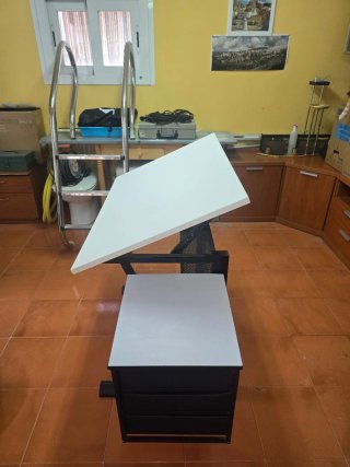 VENTA SÓLO EN PERSONA!  Mesa de dibujo con cajones