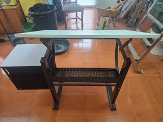 VENTA SÓLO EN PERSONA!  Mesa de dibujo con cajones