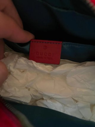 Borsa Gucci in velluto rossa con logo GG oro