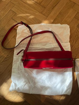 Borsa Gucci in velluto rossa con logo GG oro