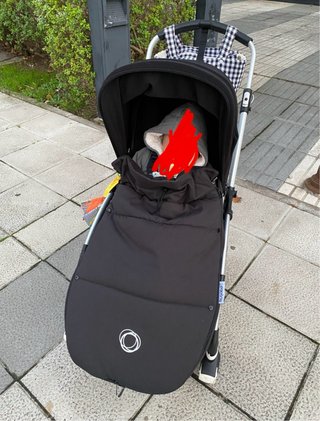 Carro Bugaboo Bee 5 Gris y negro Classic completo