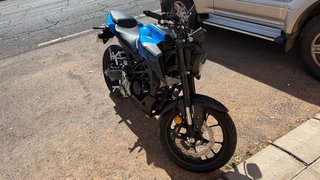 Honda CB125R MY24 Azul 3556km