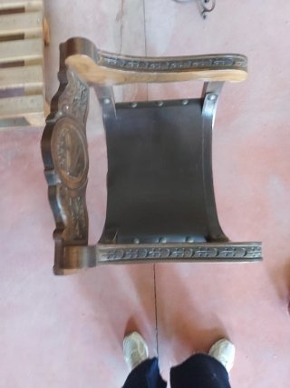 Sillón Trono Madera y Cuero