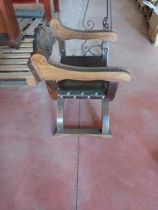 Sillón Trono Madera y Cuero