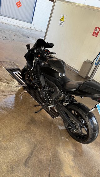 Yamaha R7 Negra