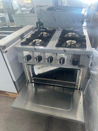 Cucina industriale 4 fuochi + forno