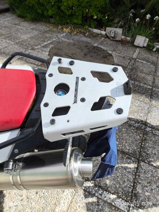 Maleta Givi V47 y soporte metalico Givi BMW F800GS