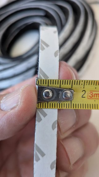 Tira aislante para puertas y ventanas.