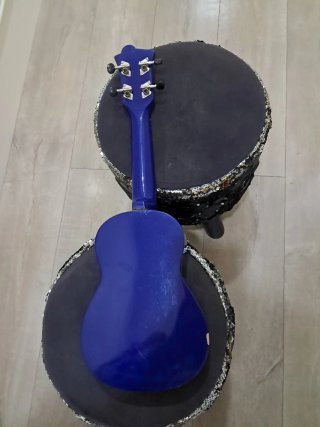 Ukelele azul para niños
