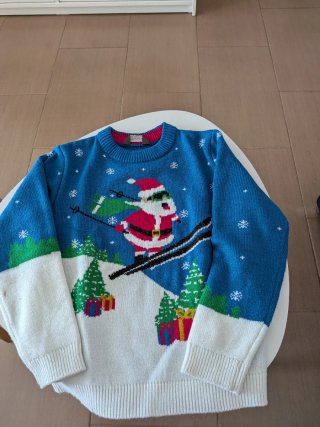 Jersey Navideño Papá Noel Esquiador Talla 8 años
