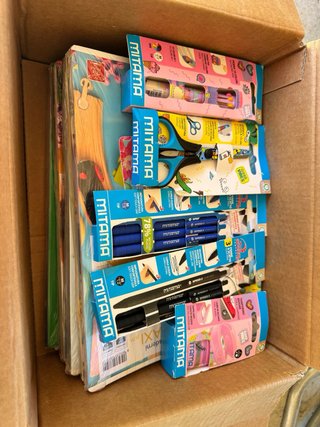 Set cancelleria Mitama nuovo, 20 pezzi €40.
