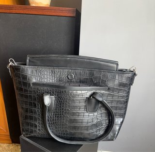 Bolso Stradivarius efecto cocodrilo