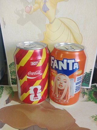 2 lattine commemorative Fanta Lola Indigo e Coca-Cola FIFA Spagna