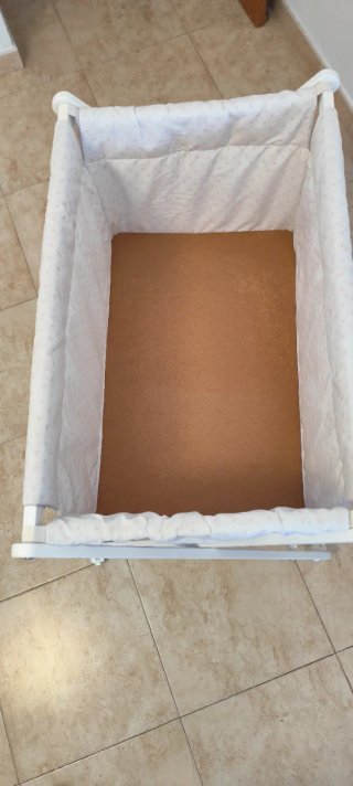 Cuna de madera para bebé