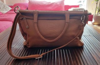 Bolso marrón de piel estilo serpiente Carla Sade