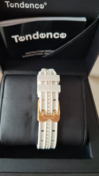 Reloj Tendence Cuarzo Analógico Dorado y Blanco