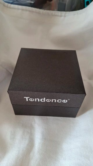Reloj Tendence Cuarzo Analógico Dorado y Blanco