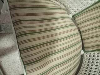 Sillón de ratán blanco. Antiguo