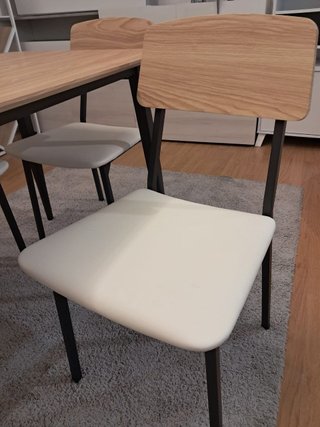 Mesa comedor y 4 sillas madera y metal