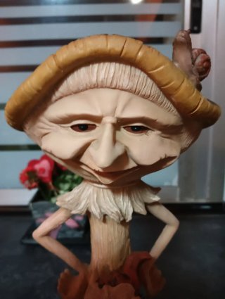 Figura Duende con Ardilla