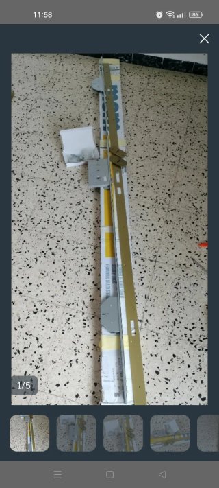 Cerradura de seguridad y manillas doradas