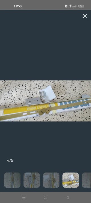 Cerradura de seguridad y manillas doradas