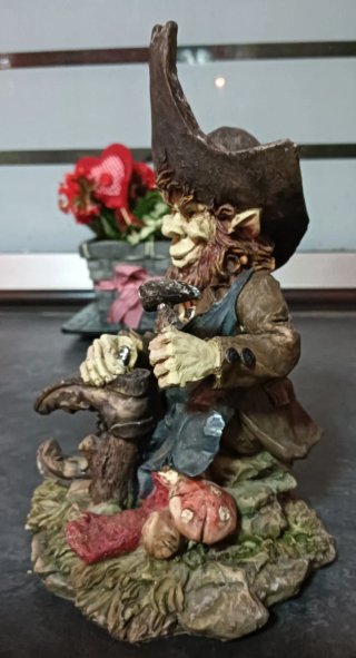 Figura duende zapatero artesanal