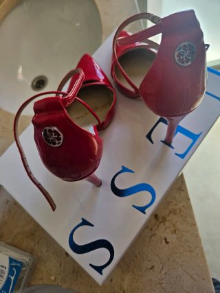 Zapatos Guess Rojos Tacón Aguja