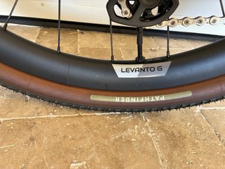 Bicicleta Gravel Ridley Grifn. 2 Juegos de ruedas